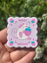 Load image into Gallery viewer, Wooden Animal Biscuit Pins

