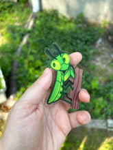 Load image into Gallery viewer, Praying Mantis Acrylic Side Magnet
